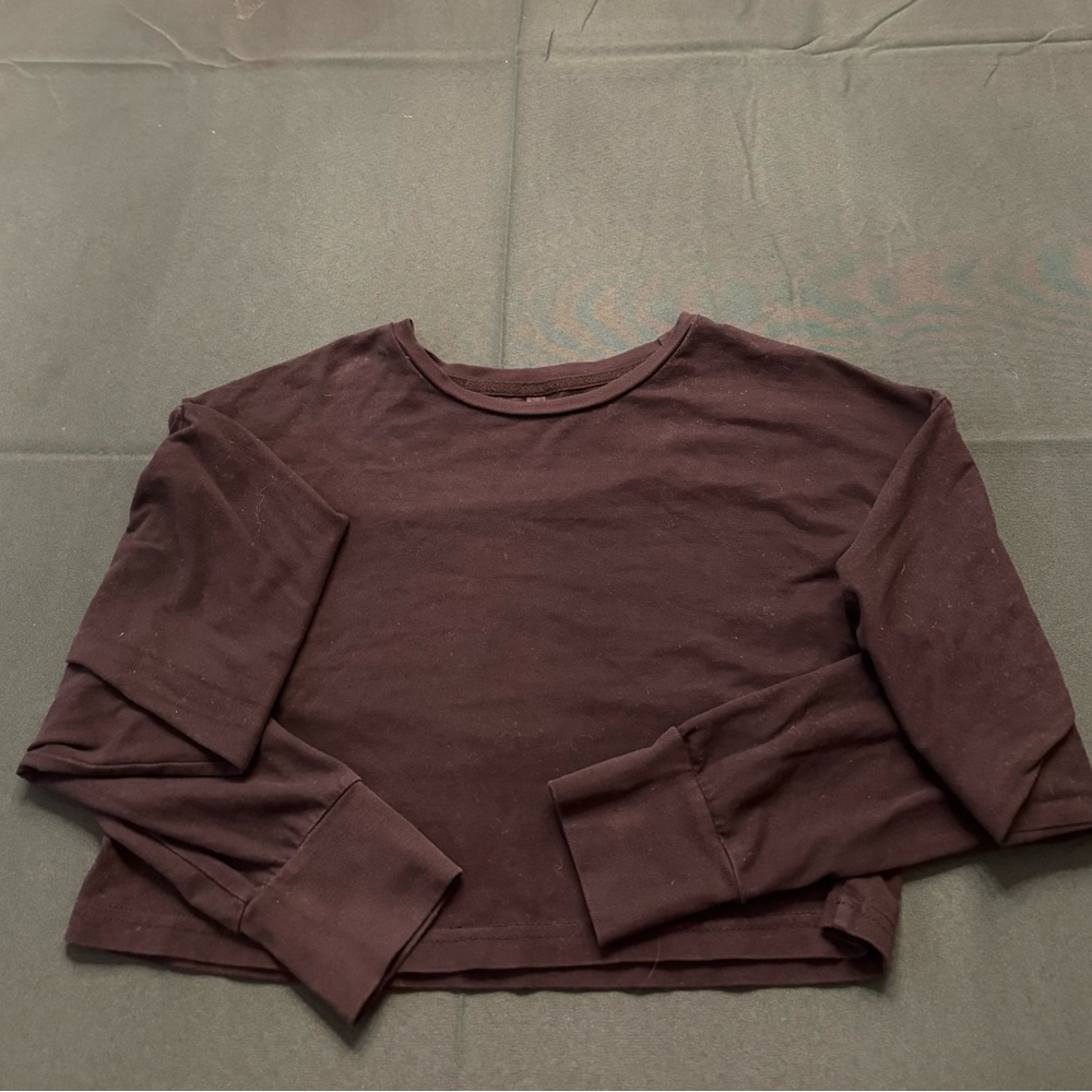 Black Long Sleeve Crop Top